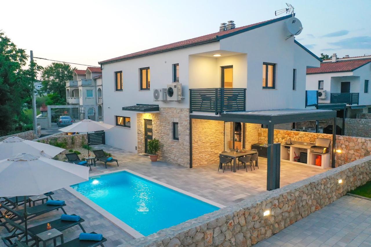 Villa Kaoru Brand New Villa With A Heated Swimming Pool Malinska Exterior photo