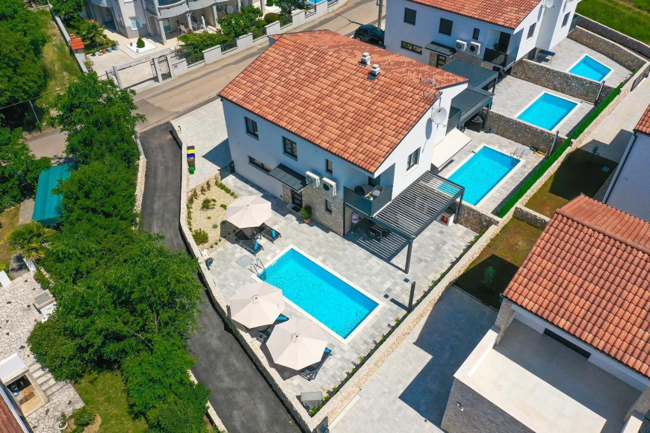 Villa Kaoru Brand New Villa With A Heated Swimming Pool Malinska Exterior photo