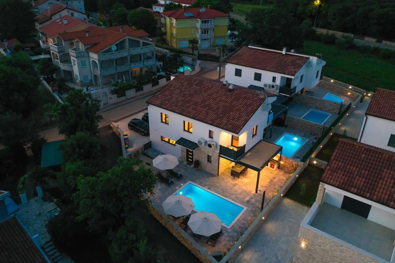 Villa Kaoru Brand New Villa With A Heated Swimming Pool Malinska Exterior photo