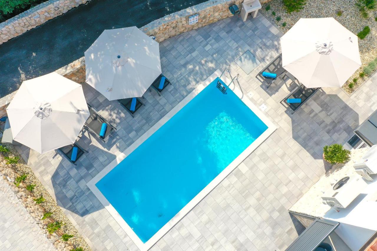 Villa Kaoru Brand New Villa With A Heated Swimming Pool Malinska Exterior photo