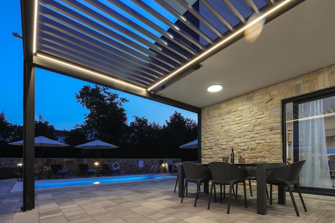Villa Kaoru Brand New Villa With A Heated Swimming Pool Malinska Exterior photo